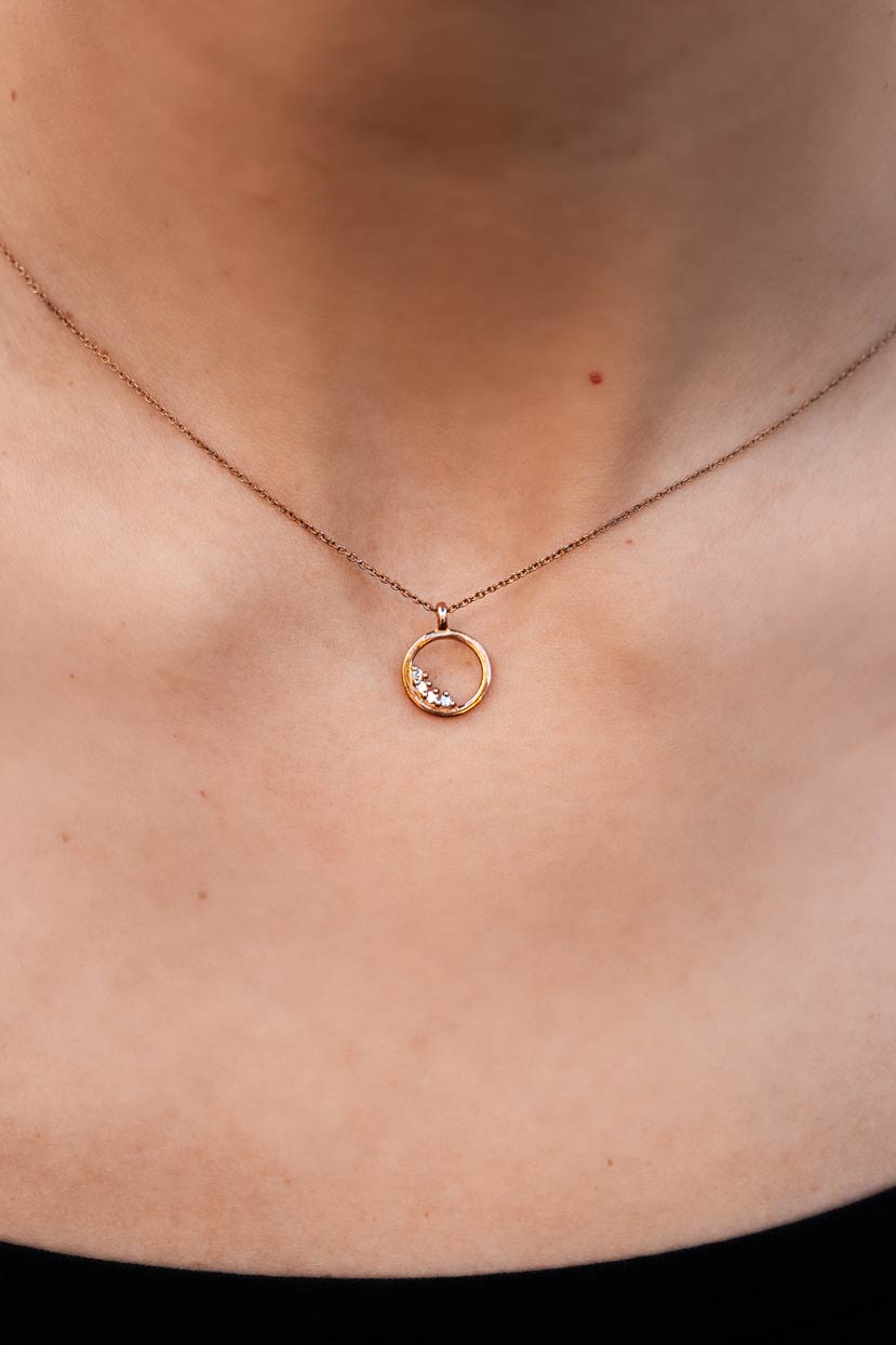 Colgante circulo diamantes
