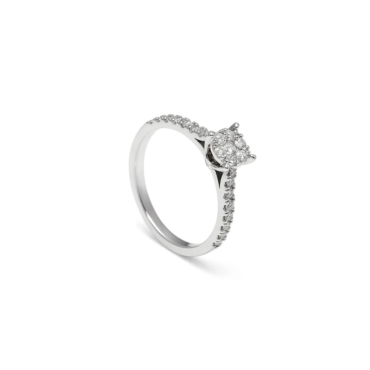 Anillo de compromiso con montura recortada. Las garras del centro se distinguen sobre la línea del aro.
