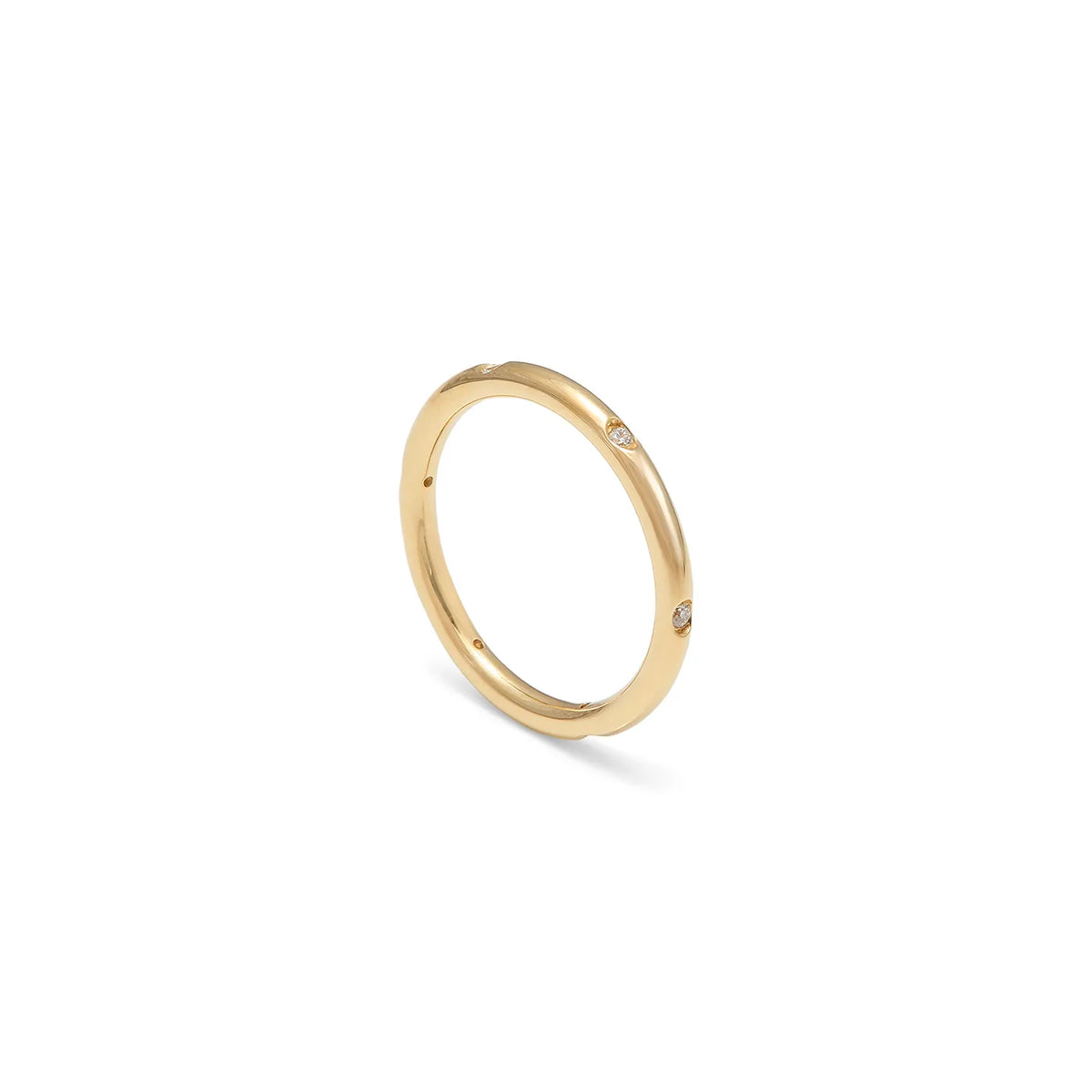 Anillo fino con destellos espaciados. Los puntos luminosos aparecen separados a lo largo de la banda visible.