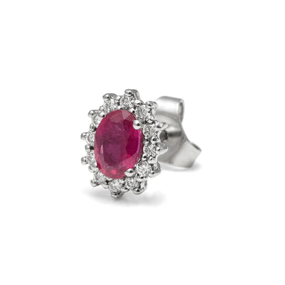 Pendientes de centro rosado y halo. Las piedras incoloras siguen la silueta del motivo central.
