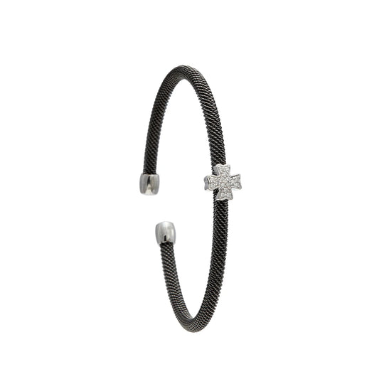 Pulsera de acero con motivo de cruz. Las pequeñas piedras incoloras recorren los brazos del centro.